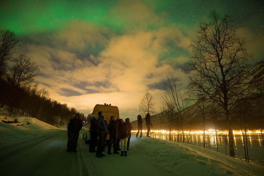 early minibus to see lights